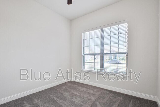 Building Photo - 3008 Bobcat Dr
