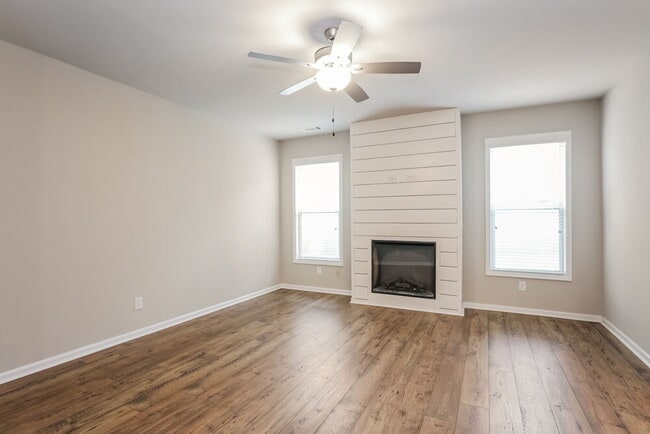 Building Photo - 1019 Smoky Mountain Springs Ln