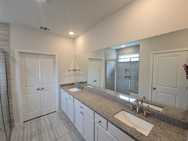 Building Photo - 9227 Dearborn Knoll Dr