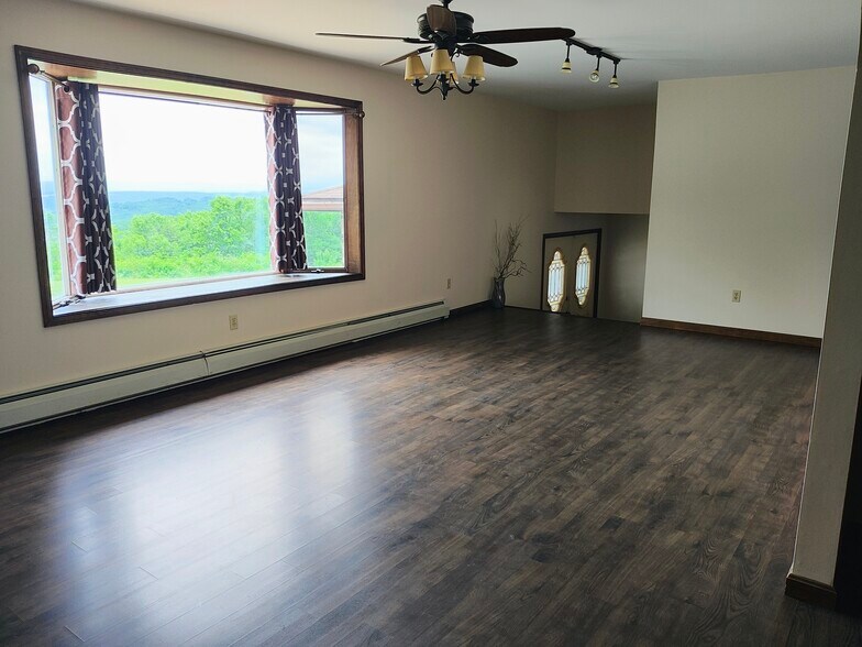 Living room - 394 Flagstaff Rd