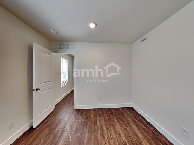 Building Photo - 8862 Carmine Cob Ave