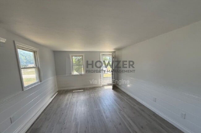 Building Photo - 4 Crescent