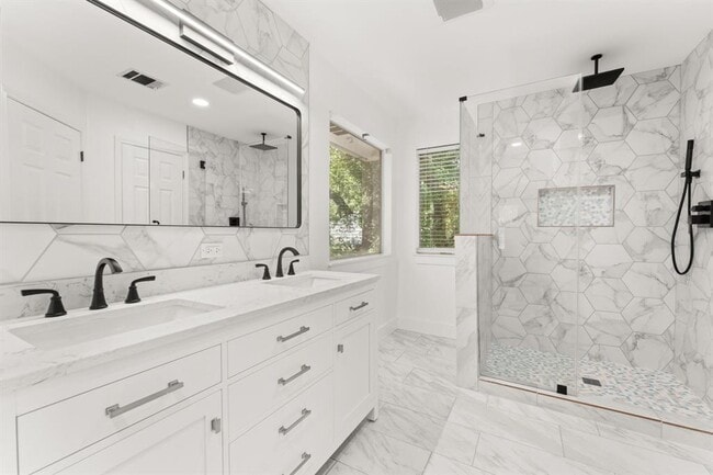 Building Photo - 1401 Wheatfall Ln