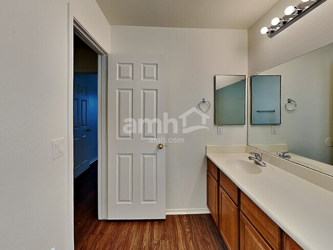 Building Photo - 7136 S 7th Ln