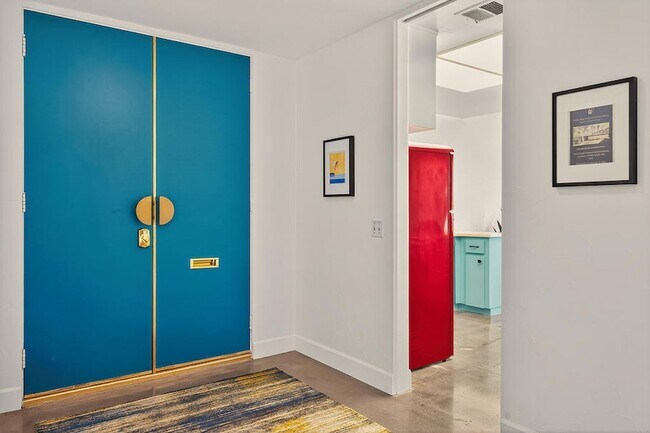 Building Photo - 76790 Lark Dr