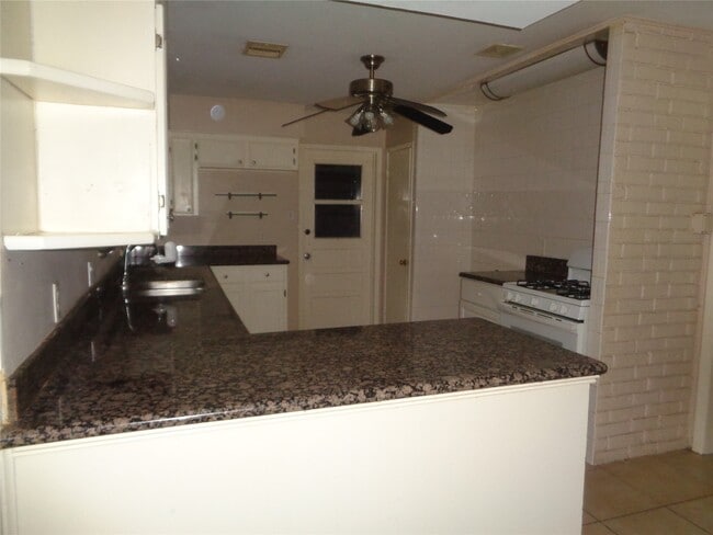 Building Photo - 11215 Mayfield Rd