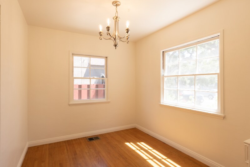 Building Photo - 757 E Doran St