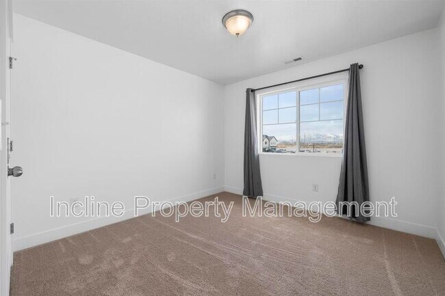 Building Photo - 766 S 850 W