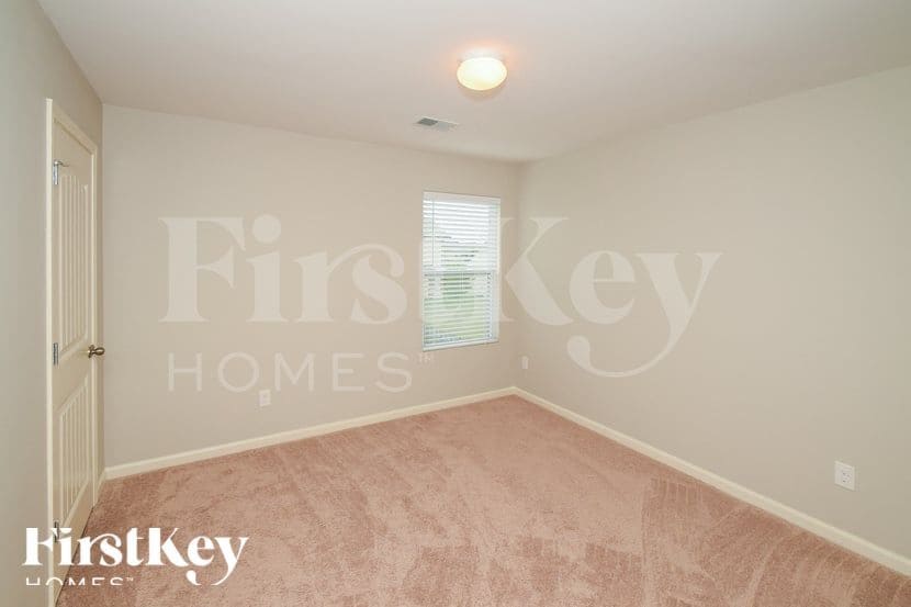 Building Photo - 166 Rosegate Dr