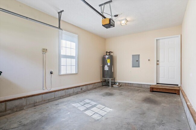 Building Photo - 313 Southbank Dr
