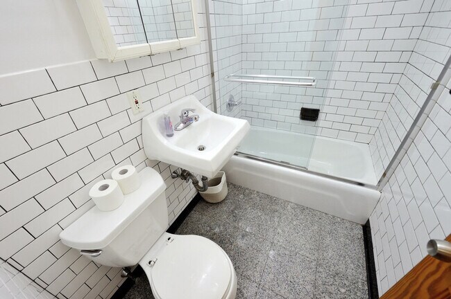 Building Photo - 301 E 63rd St