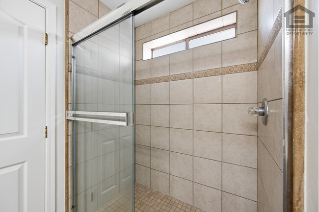 Building Photo - 4Bed + OFFICE + LOFT in Peoria! Ready for Immediate Move-In! -- FULLY REMODELED!