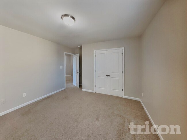 Building Photo - 239 Grovemere Ln