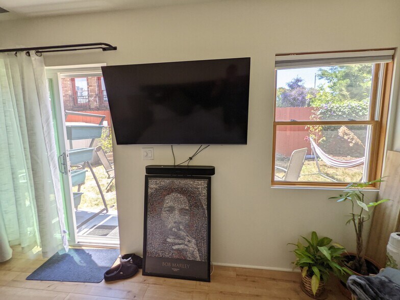 Building Photo - 820 46th St