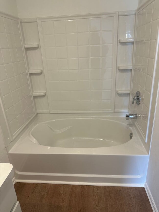 Building Photo - FREE Blackstone Grill — Sign by 6/15! | Brand New 3 Bed, 2 Bath Home in Southbrook