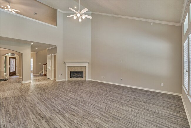 Building Photo - 7 Raindance Ct