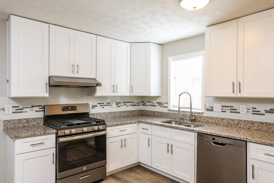 Building Photo - 445 Ridgedale Way