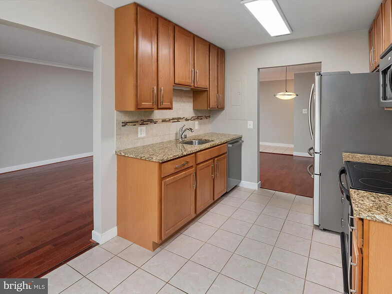 Building Photo - 1227 Gemini Dr