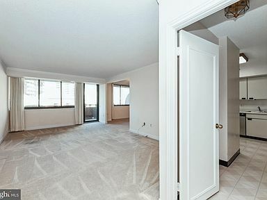 Building Photo - 4550 N Park Ave