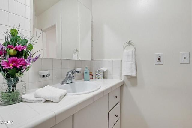 Building Photo - 1608 N Grand Oaks Ave