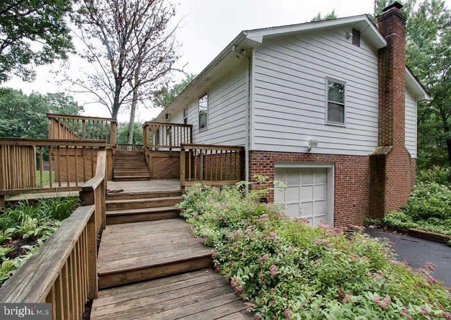 Building Photo - 5134 Shady Oak Ln