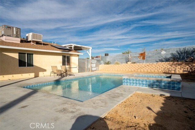 Building Photo - 60205 Latham Trail