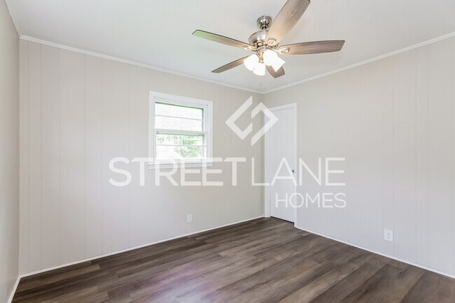 Building Photo - Charming 3 Bedroom in Stanley!