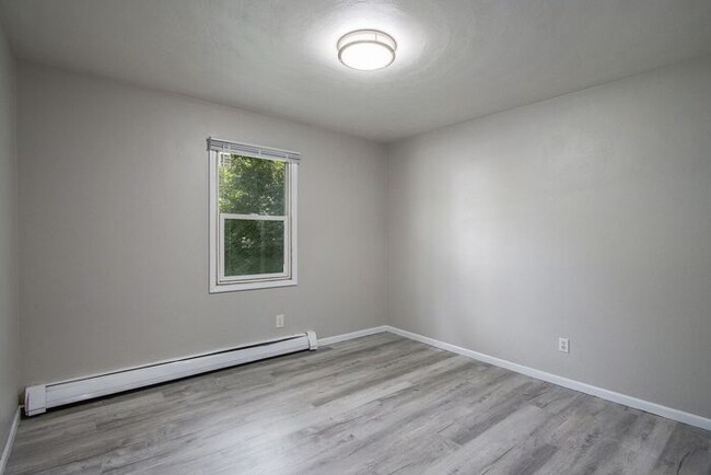 Building Photo - Up to half month free! Charming, remodeled...