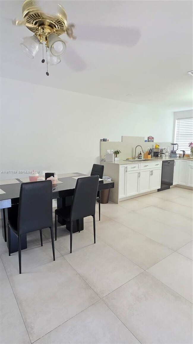 Building Photo - 15856 SW 112th Terrace