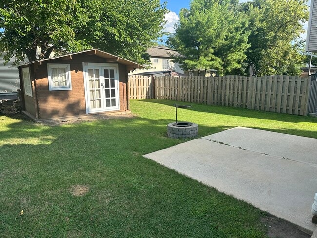 Building Photo - 812 Ridge Ave
