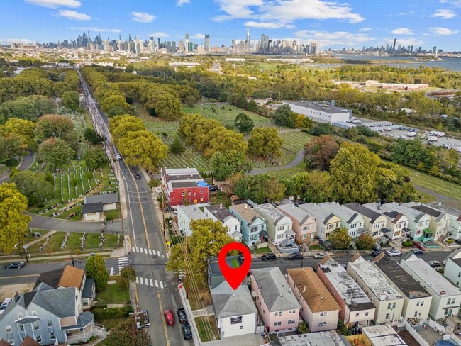 Building Photo - 312 Garfield Ave