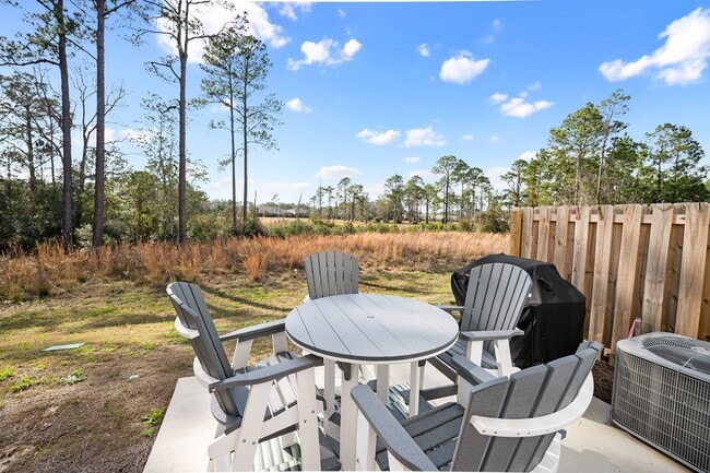 Building Photo - 4013 Blue Water Dr