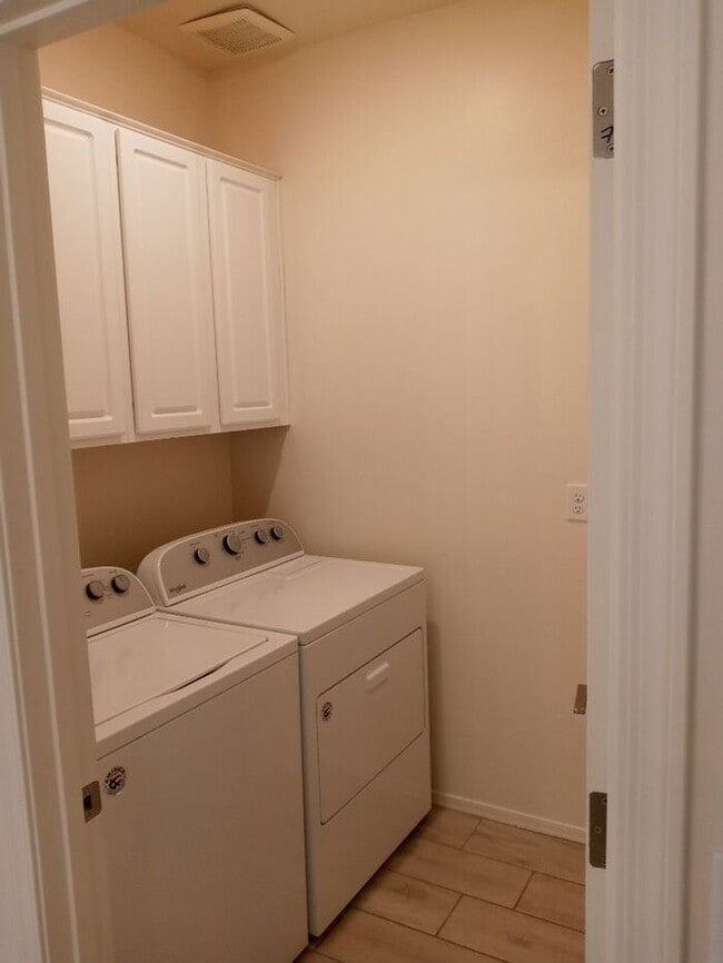 Building Photo - 14243 E Yellow Sage Ln