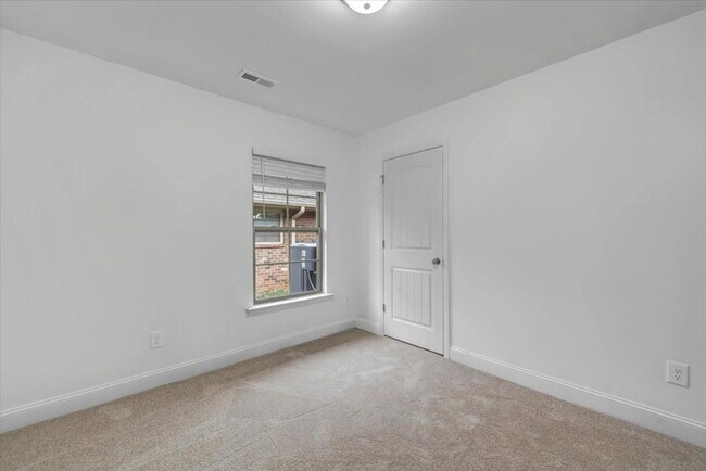 Building Photo - 162 Harold Murphy Dr