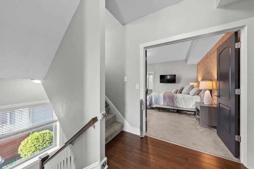 Building Photo - 144 Wilson Ave