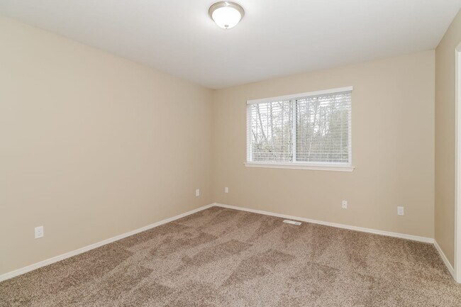 Building Photo - 8611 8th St SE