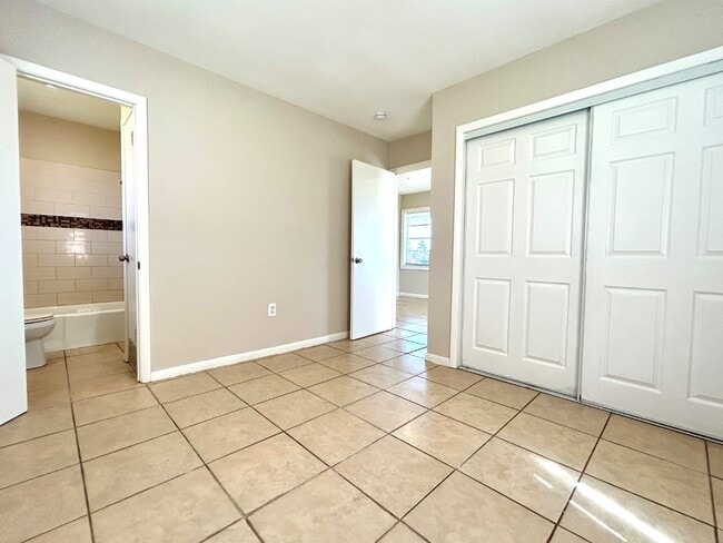 Building Photo - 3706 N Scenic Hwy