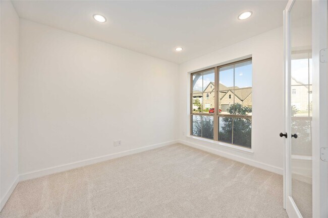 Building Photo - 2215 Falling Fig Ln