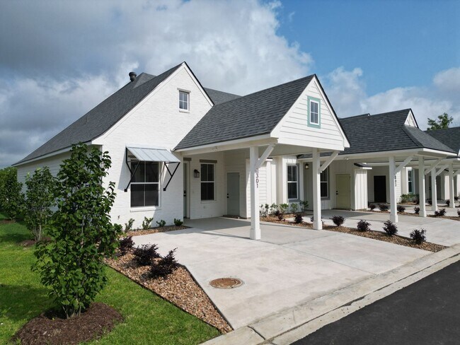Building Photo - Brand New Single Story Townhome in Gated Community