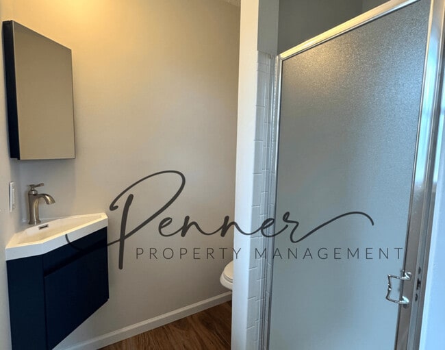 Building Photo - 811 NE Mulberry St