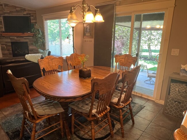 Building Photo - 2281 N 1420 W