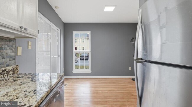 Building Photo - 2628 Deer Ridge Dr