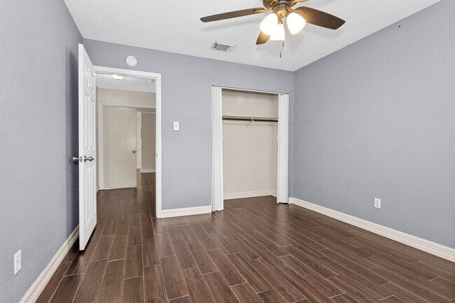 Building Photo - 13650 Cherrydown St