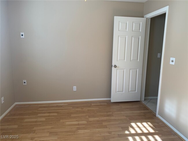 Building Photo - 5021 Glenarden Dr