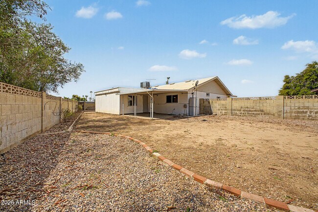 Building Photo - 4401 S Rita Ln