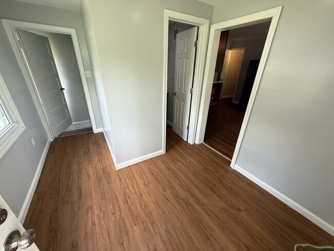 Building Photo - 302 Horace Ave