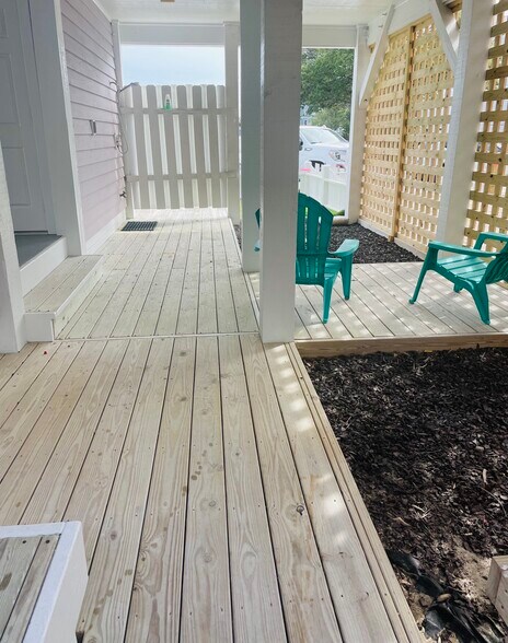 Back Deck - 101 Lumina Ave N