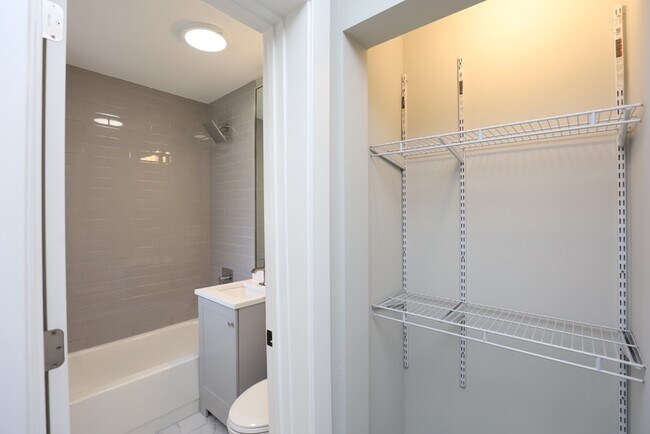 Building Photo - 545 W Belmont Ave