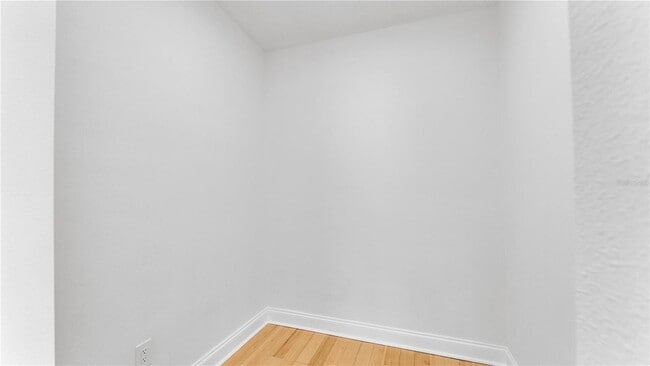 Building Photo - 2128 Sycamore Dr