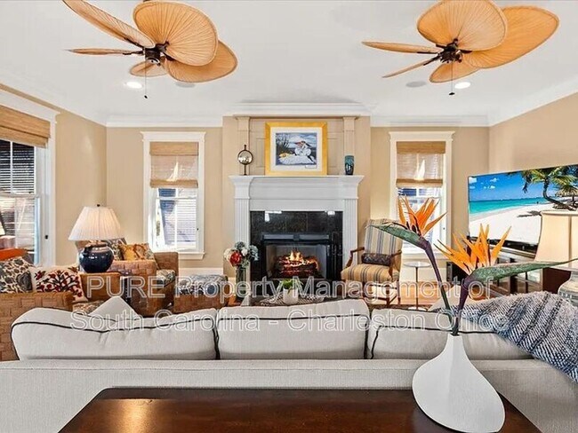 Building Photo - 1597 Rivertowne Country Club Dr